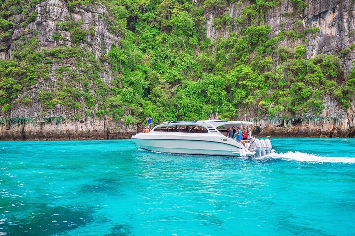 Phi Phi Khai Islands Excursion with Seaview & Lunch by speedboat