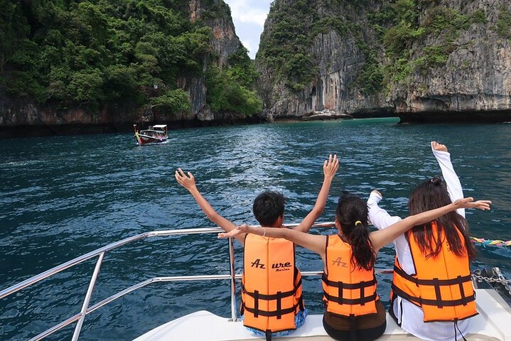 Phi Phi Khai Islands Excursion with Seaview & Lunch by speedboat