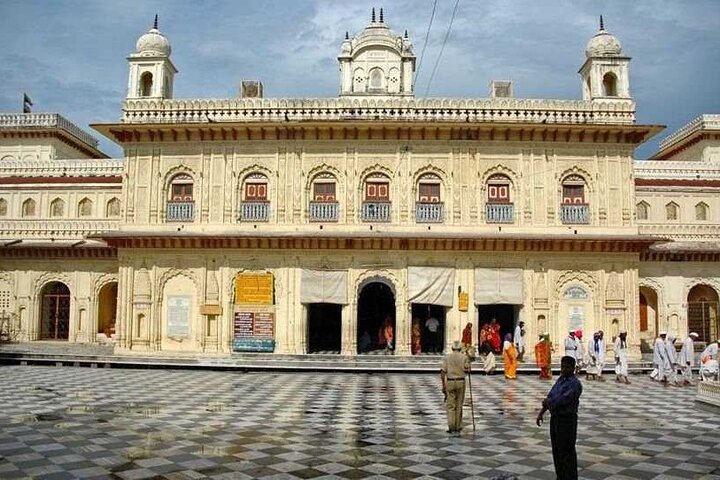 Ayodhya tour in one day - Private & Guided tour