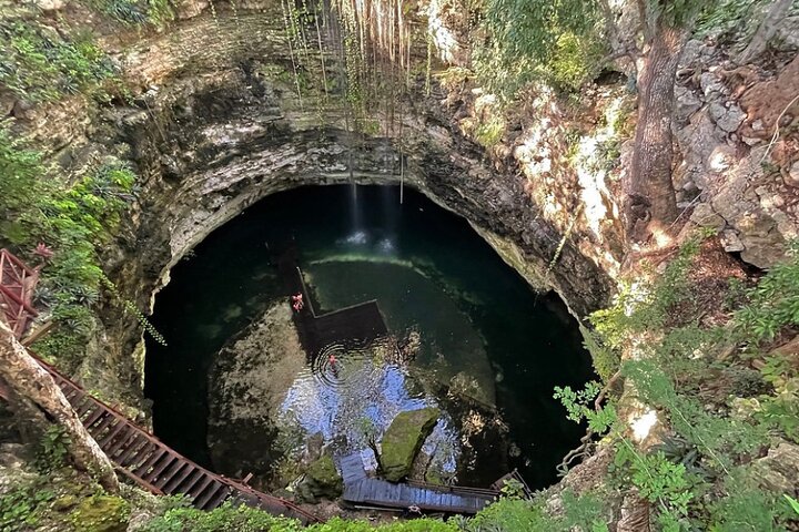Chichen Itza, Cenote, and Valladolid Tour