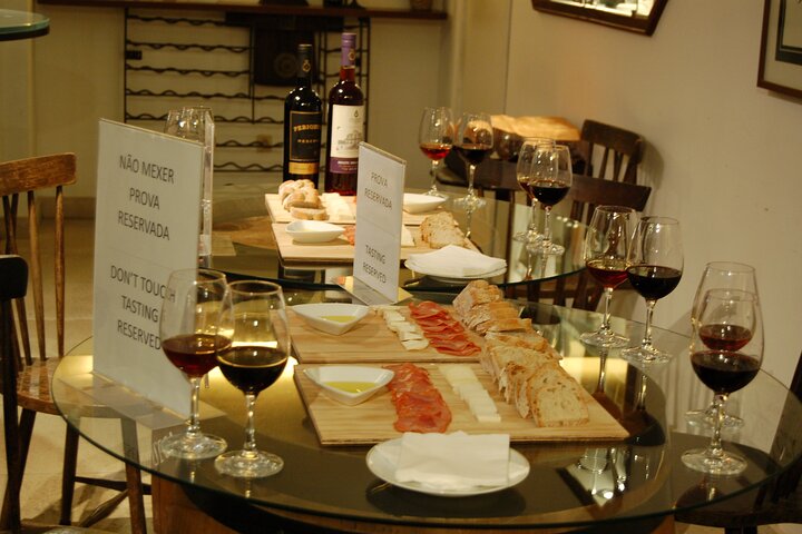 Lisbon Getaway: Private Arrábida Wine & Food Tour