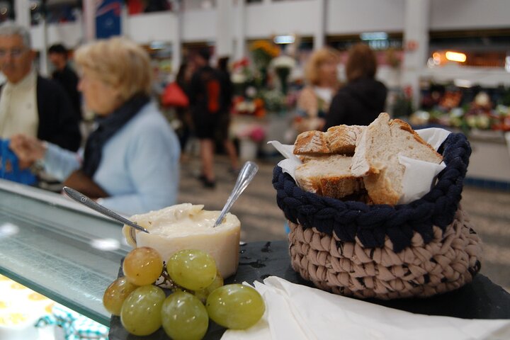 Lisbon Getaway: Private Arrábida Wine & Food Tour