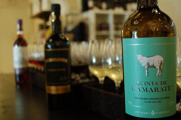 Lisbon Getaway: Private Arrábida Wine & Food Tour