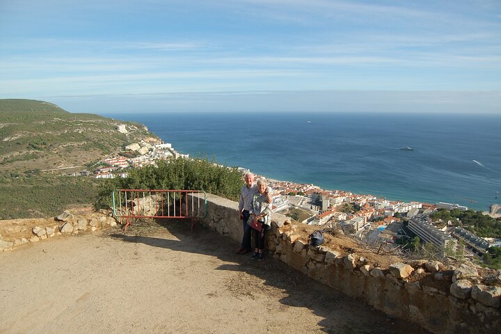 Lisbon Getaway: Private Arrábida Wine & Food Tour