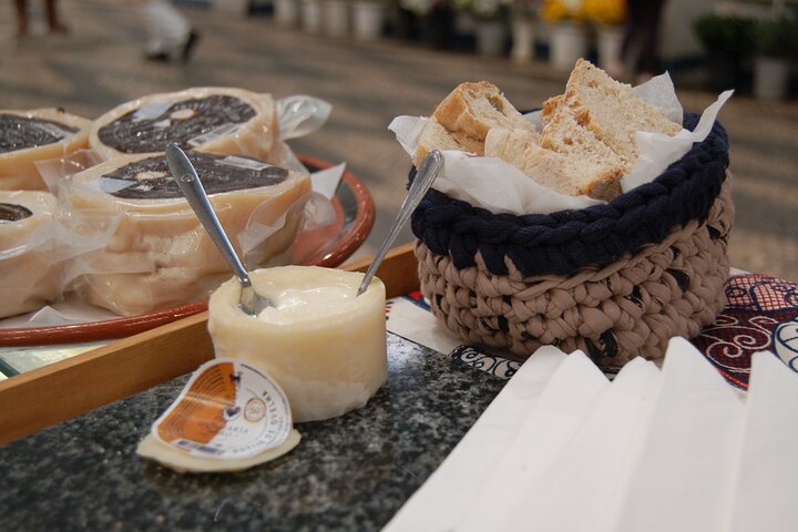 Lisbon Getaway: Private Arrábida Wine & Food Tour