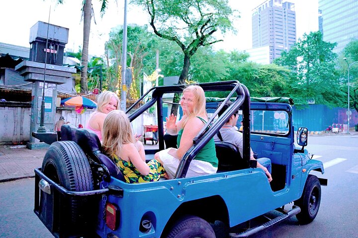 Small-group Saigon City Tour: 4-Hour Must-see Iconic Landmarks
