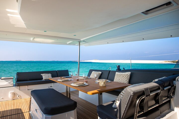 Mykonos: Brand-New Catamaran Cruise with Meal, Drinks & Transport