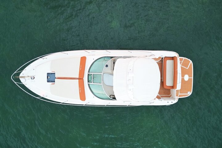 Private Miami Captained Yacht Rental: Sunset Options