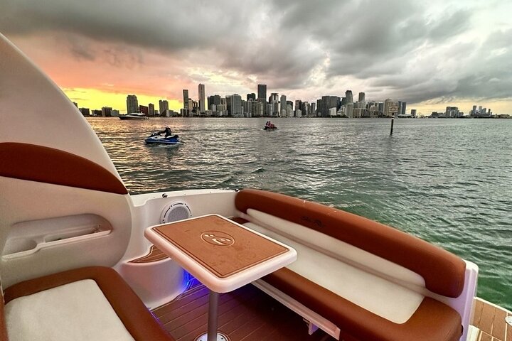 Private Miami Captained Yacht Rental: Sunset Options