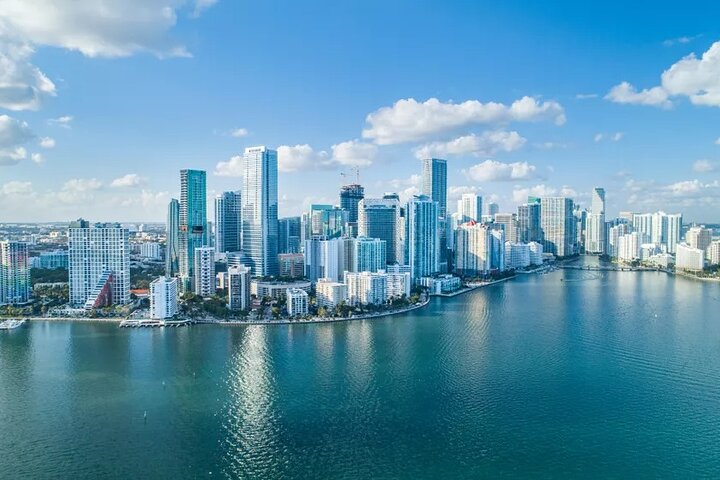 Private Miami Captained Yacht Rental: Sunset Options