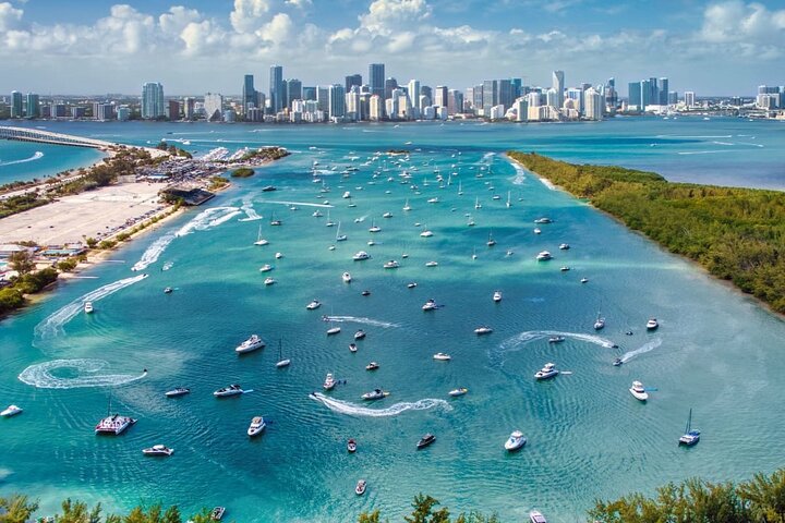 Private Miami Captained Yacht Rental: Sunset Options