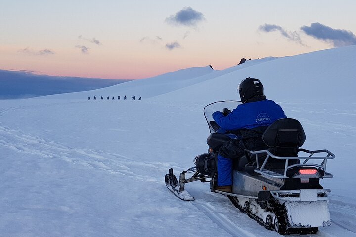 Snowmobile tour on Vatnajökull