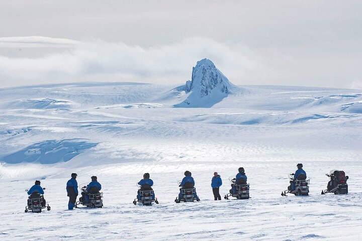 Snowmobile tour on Vatnajökull