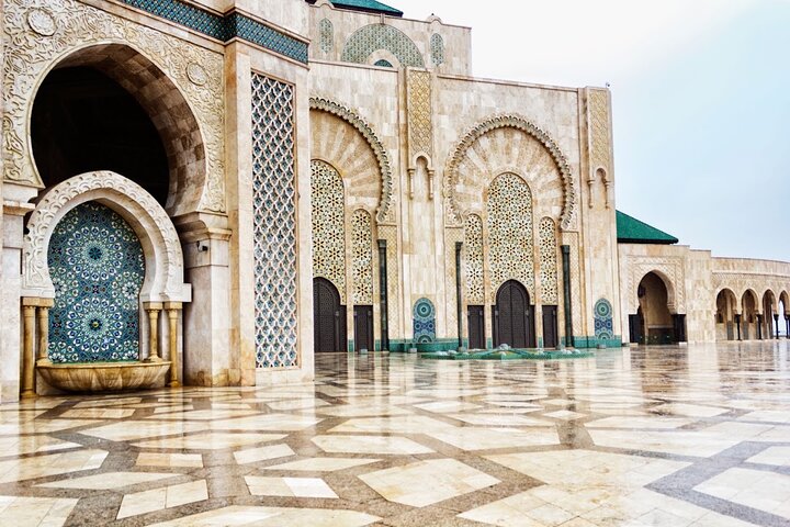 Private Guided Tour of Casablanca Including Mosque Entrance