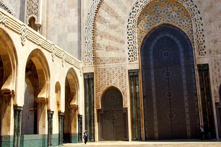Casablanca Half-day Guided Tour with Hassan II mosque ticket