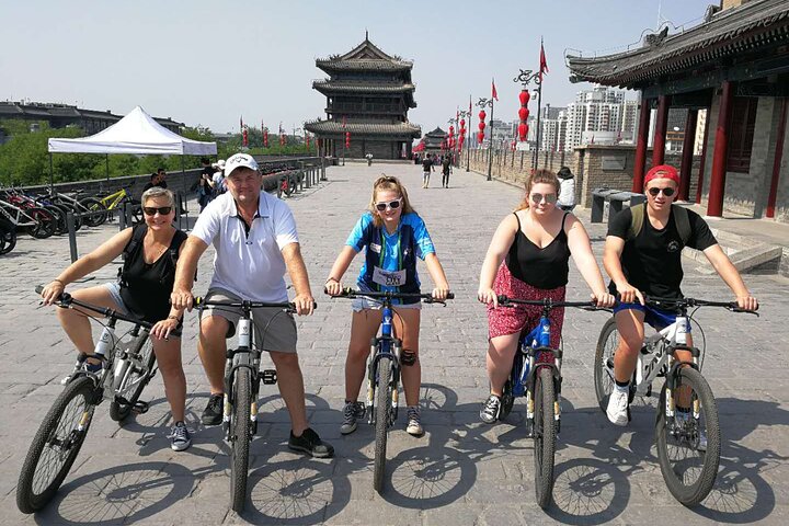 Xi'an: Top 3 Highlights All Inclusive Private Day Tour