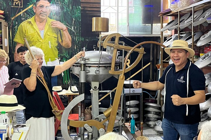Taste of Ecuador: Fish Market, Forest trail, Local Food & Crafts