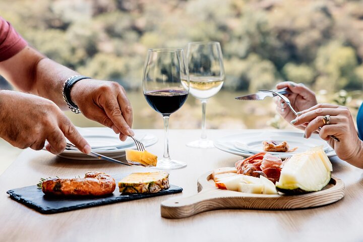 Porto - Douro Valley: Boat, Train, Wine Tasting & Lunch Included