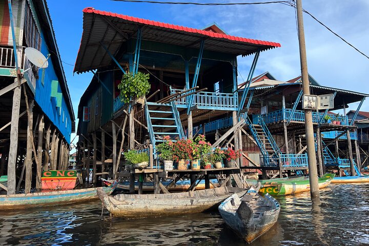 Kulen Mountain with Beng Mealea and Tonle Sap Small Group Tour