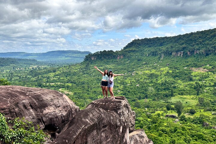Kulen Mountain with Beng Mealea and Tonle Sap Small Group Tour