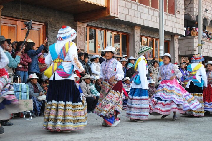Colca Canyon 2 days from Arequipa with final transfer to Puno