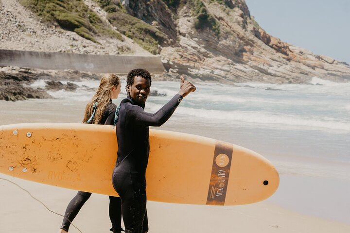 1h15min surfing lessons in Victoria Bay & Wilderness