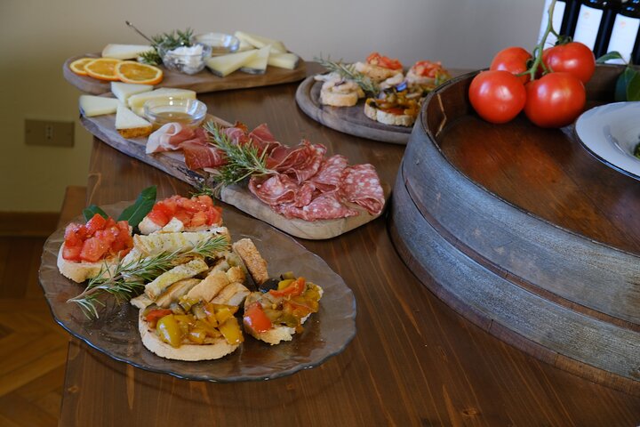 Private Wine & Oil Tasting with Lunch