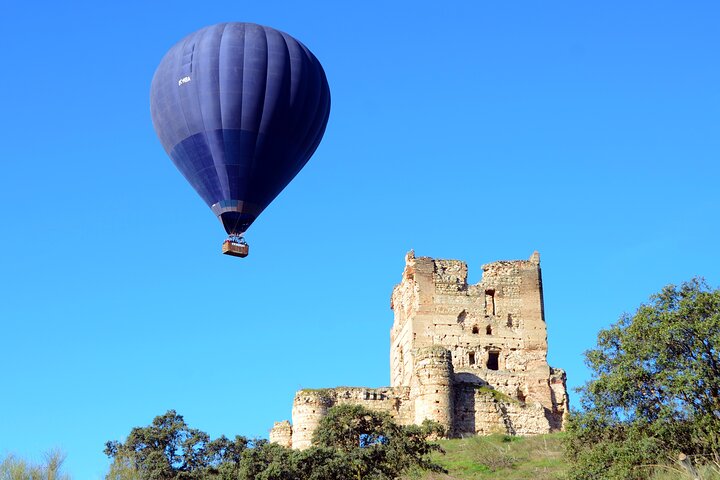 Balloon Trip in Aranjuez with Brunch Included