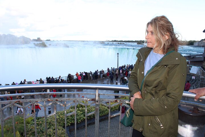 Niagara Falls Canada Walking Tour With Boat Cruise