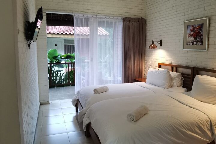 Mount Bromo & Ijen & Madakaripura Waterfall Tour (3D2N) - Hotel