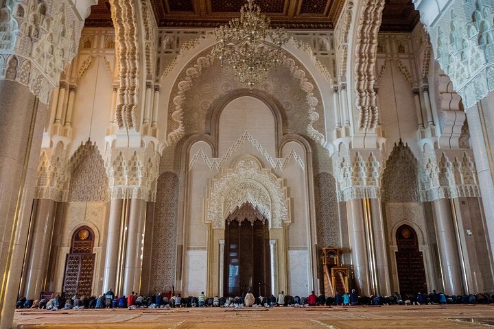 Private Guided Tour of Casablanca Including Mosque Entrance