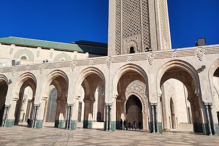 Private Guided Tour of Casablanca Including Mosque Entrance