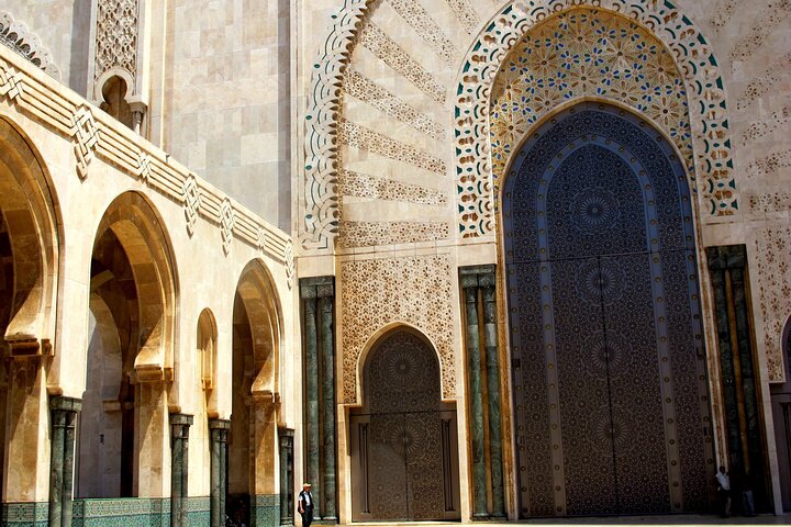 Private Guided Tour of Casablanca Including Mosque Entrance