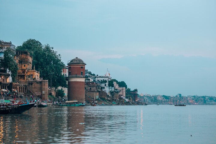 Varanasi Landmark Evening City Tour - Aarti, Boating & Witnessing the GOD
