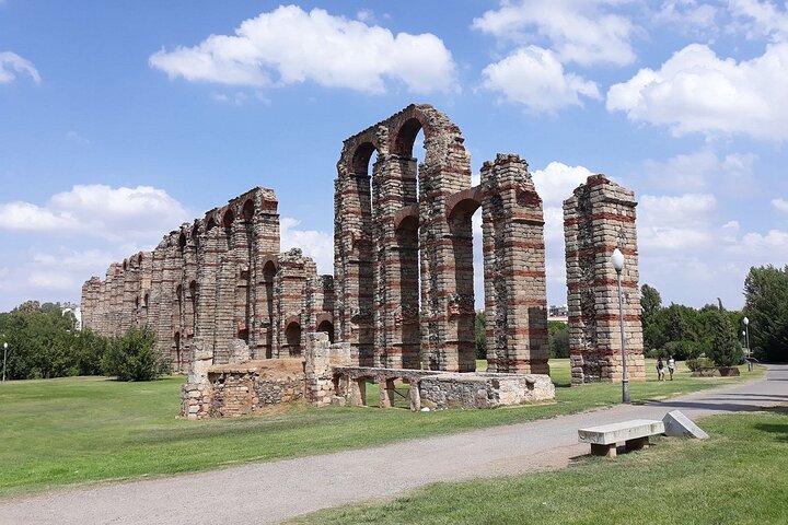 Explore Merida: Roman Theatre, Amphitheatre, Alcazaba & Aqueduct