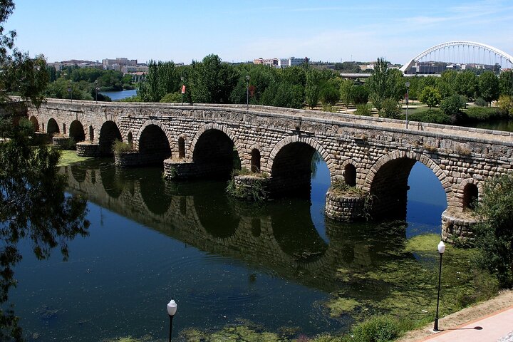 Explore Merida: Roman Theatre, Amphitheatre, Alcazaba & Aqueduct