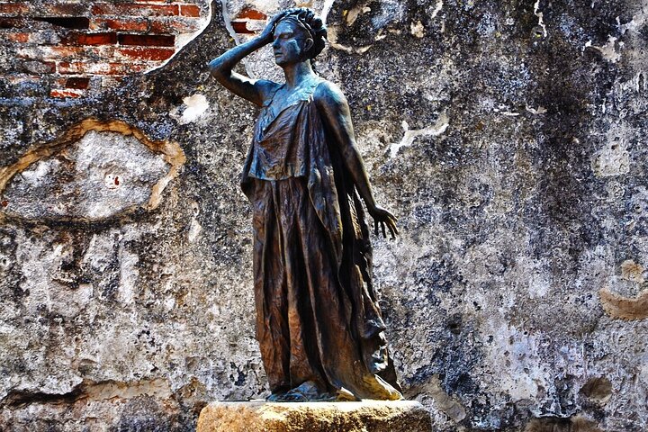Explore Merida: Roman Theatre, Amphitheatre, Alcazaba & Aqueduct