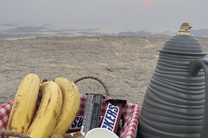 4 Hours Charming Moon Valley Hike Experience in Jeddah