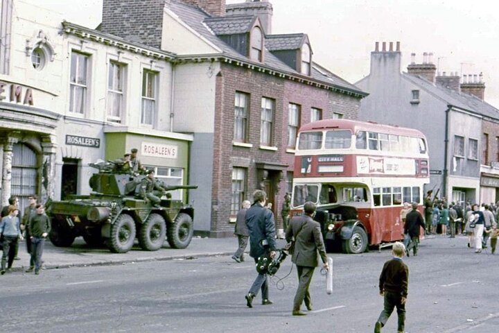 2-hour Belfast Original Drivers the Troubles Black Taxi Tour