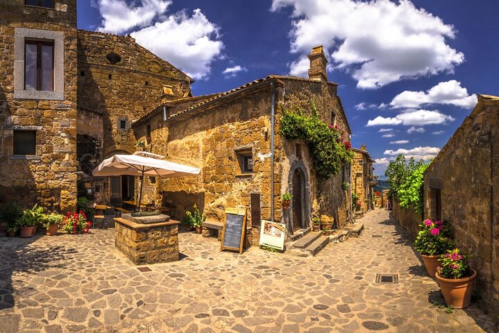 Bagnoregio & Orvieto Day Trip from Rome with Wine Tasting & Lunch