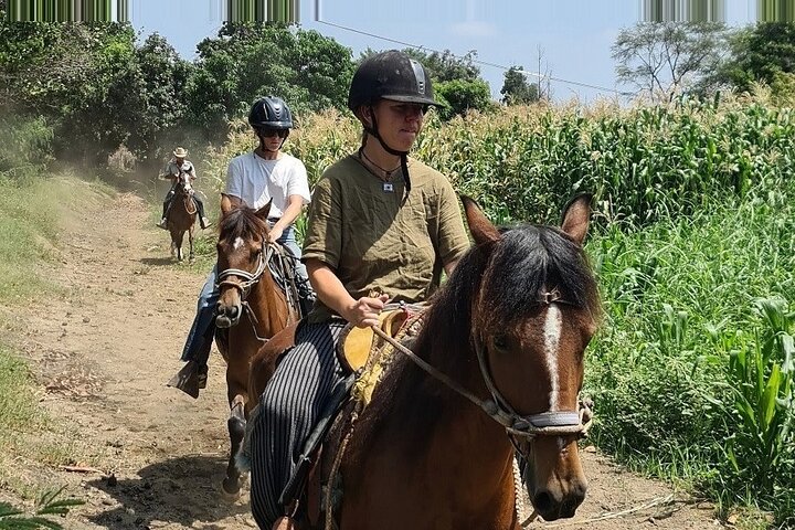 4-Hours Horse riding, Inca pyramids in world's largest dry forest