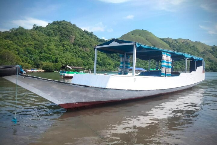 Flying Fox Island Sunset Cruise Private Boat Charter Labuan Bajo