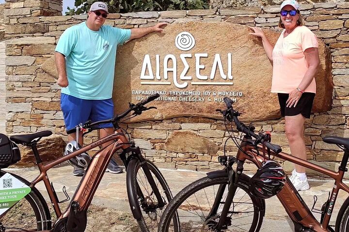 Ios Culture & Flavor E-Bike Tour: Chora & Diaseli