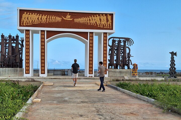 Private Full-Day Cultural Tour in Cotonou Ganvie and Ouidah