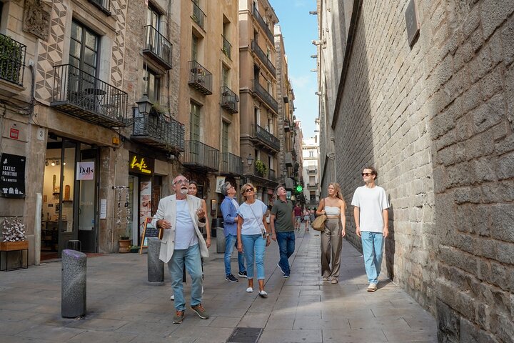 Barcelona all included: Sagrada, Park Güell, Montjuic & Gothic