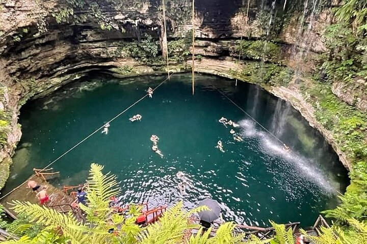 Guided Tour to Chichén Itzá and Cenote and Valladolid with Lunch