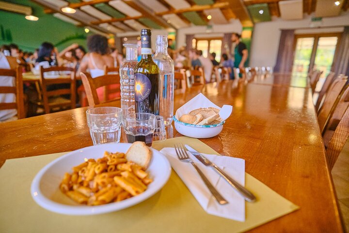 Pisa, Siena, San Gimignano with Lunch & Wine Tasting at a Winery