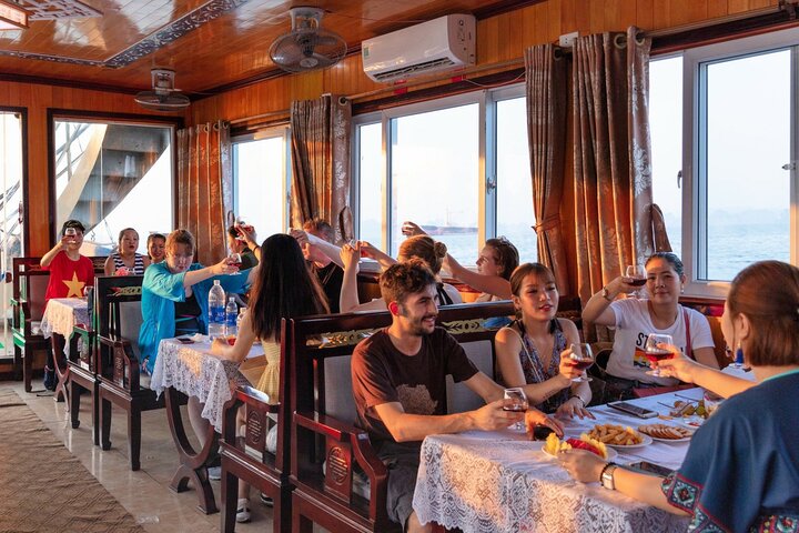 Ha Long Bay Cruise Day Tour - best selling: Kayaking, Swimming, hiking & Lunch