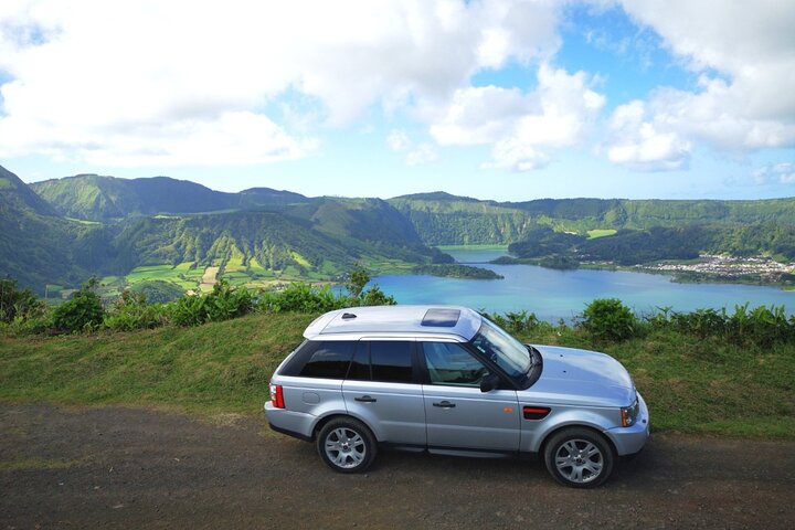 Off the Beaten Track Half Day Sete Cidades Jeep Tour