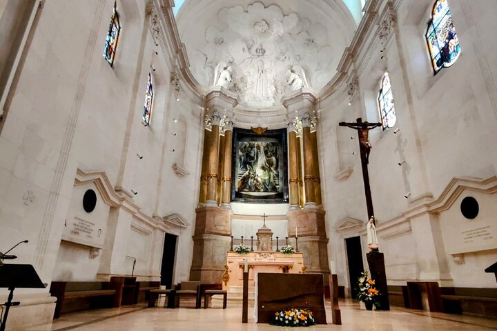 Fátima Private Tour: Shrine, Sacred Way & Shepherds’ Hometown